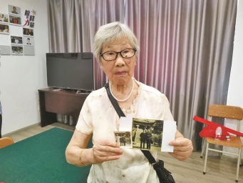 拿到修复后的合影 宁波这位84岁老人眼眶湿润了