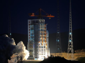 China launches internet satellite group